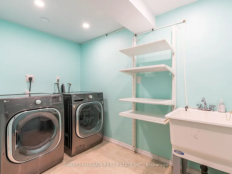 1590 Yew St — Photo 40