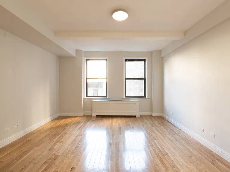 210 W 70th St #608 — Photo 3