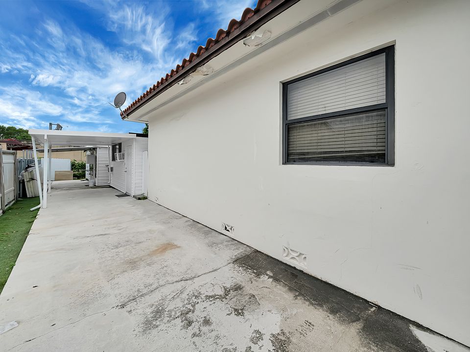 1st image of 2810 SW 76th Ave #A