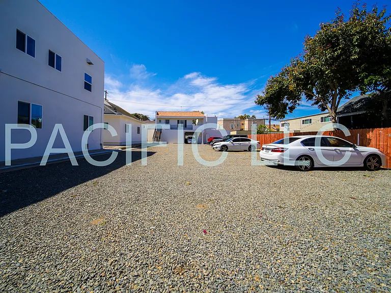 Pacific Ave — Photo 15