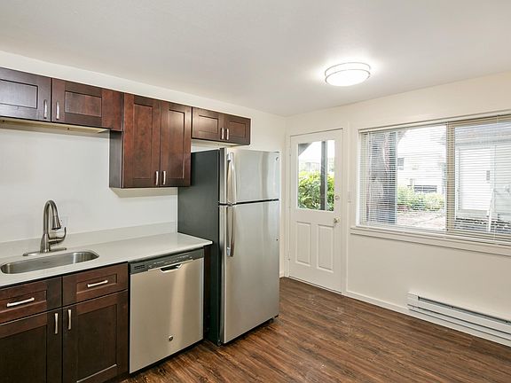 4th image of 3261 Franklin Ave E #Pb
