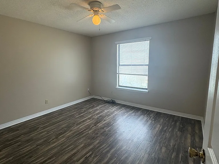 520 Landview Dr #B — Photo 8
