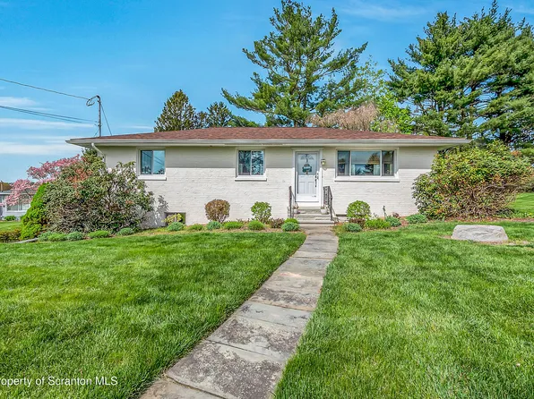 107 Bonnie Dr, Dalton, PA 18414