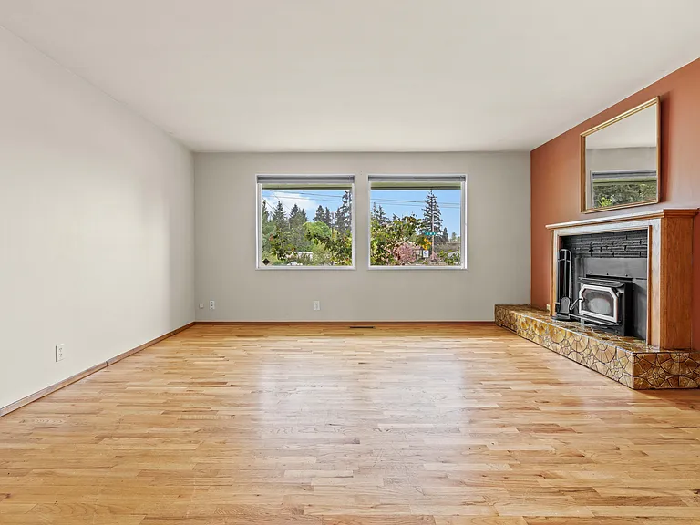 18620 Occidental Ave S — Photo 8