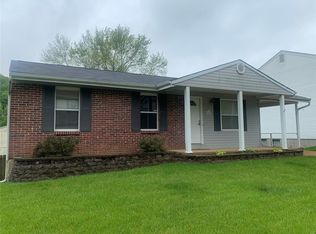 3840 Red Bud Dr, Imperial, MO 63052