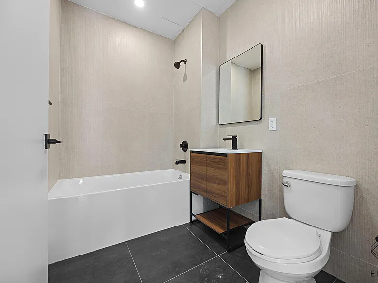942 New York Ave #2A — Photo 15