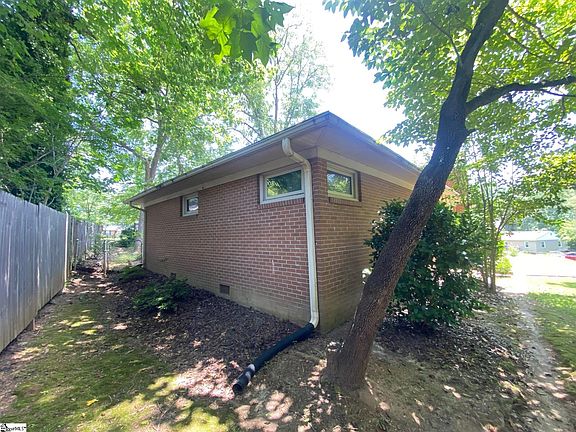 4th image of 204 Glendale Ave