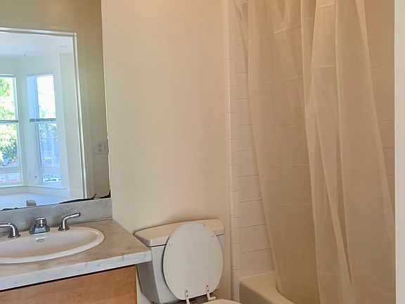 5th image of 1355 Valencia St APT 2