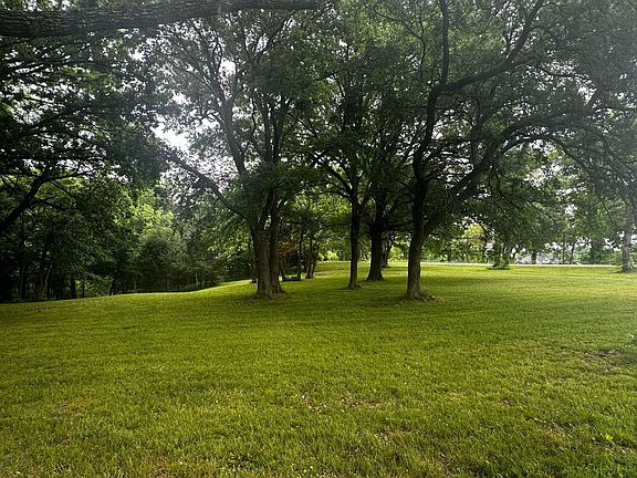 2nd image of 505 Paxton Rd