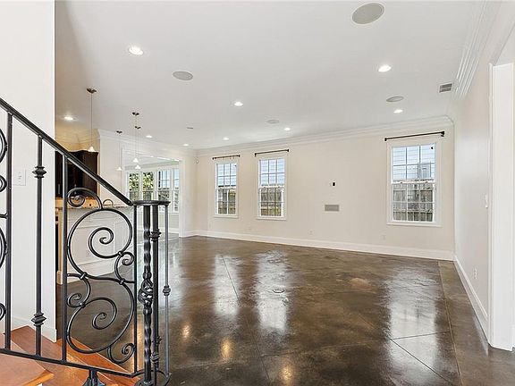 4th image of 512 Jefferson Ave