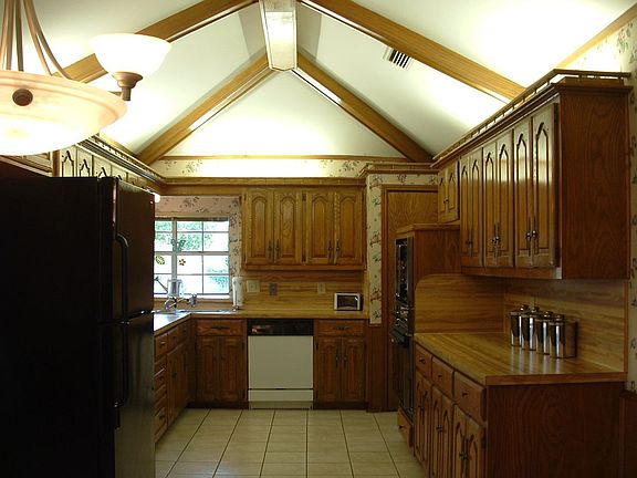 Spacious Kitchen