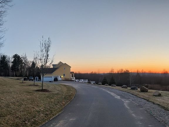 3rd image of 456 Ridge Rd