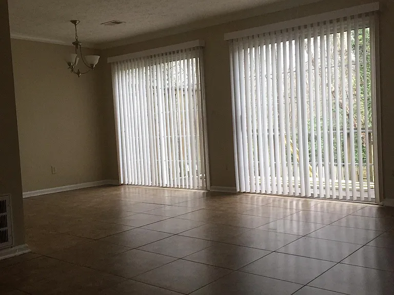 3811 Meadow Green Ct — Photo 3