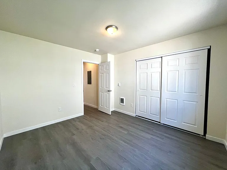 713 N 6th Ave — Photo 9