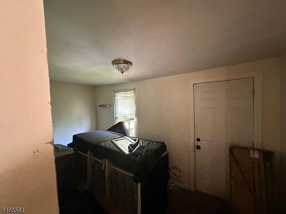 5th image of 94 Race st