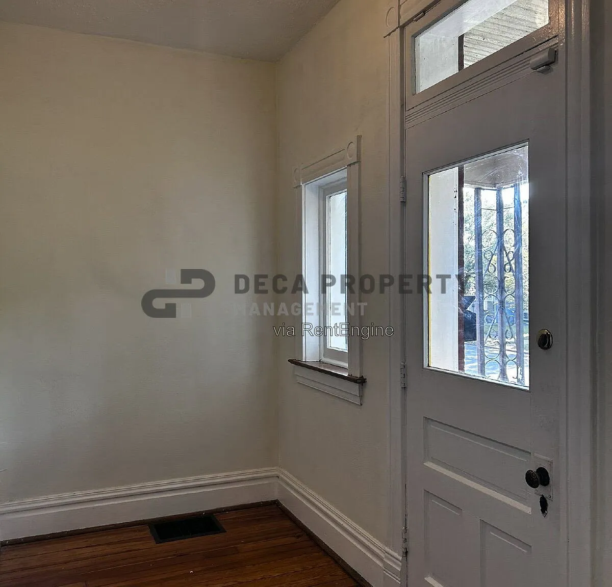 2 bed, 1.0 bath, 1137 sqft, $1,295 — Photo 2