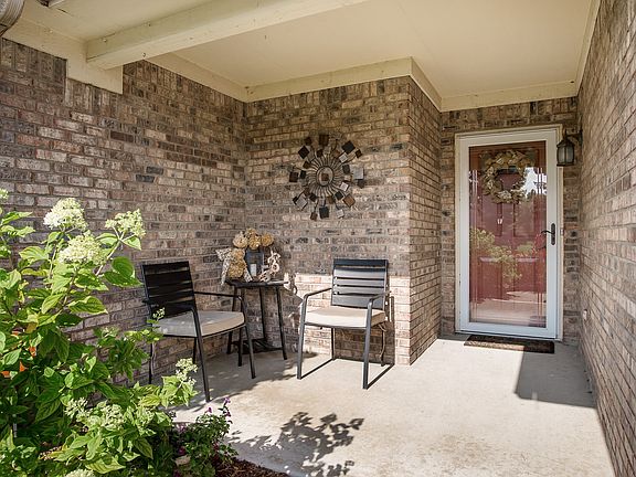 3rd image of 534 Jack Pine Ct