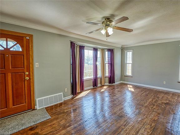 5th image of 4434 W 168th St