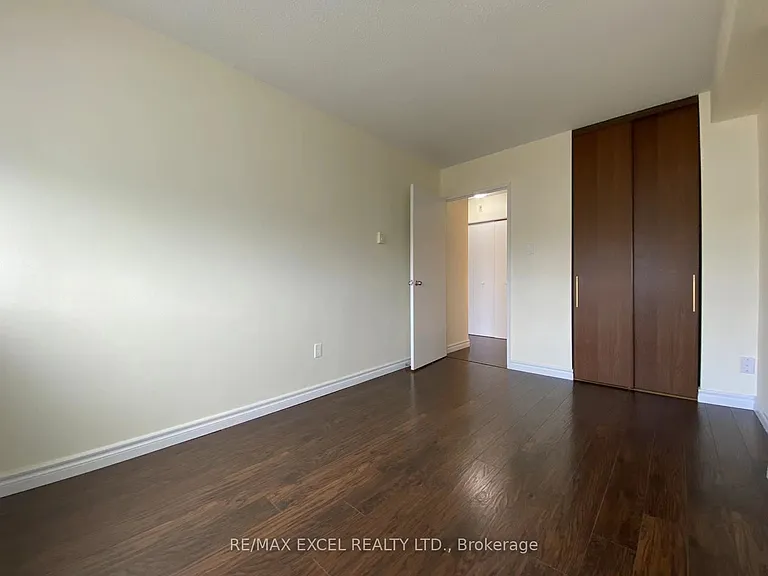 2500 Bridletowne Cir #907 — Photo 32