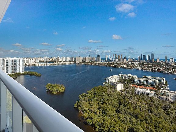 5th image of 16385 Biscayne Blvd Unit 3016