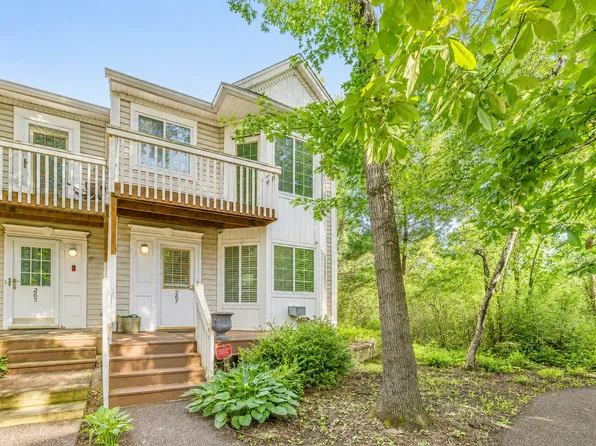 267 W Treehouse Ln, Round Lake, IL 60073