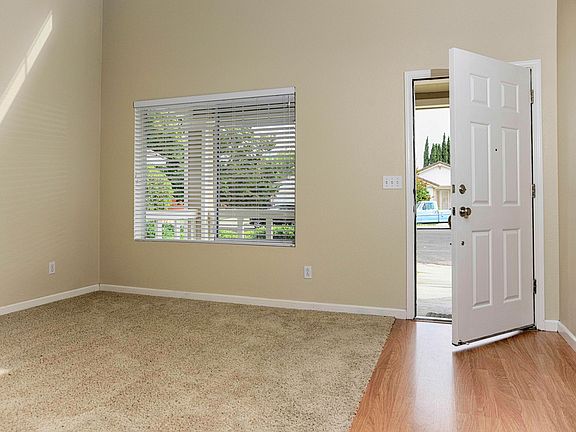 5th image of 10116 Alexandria Ct