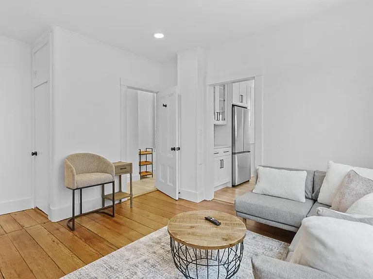 13 Sherman St — Photo 8