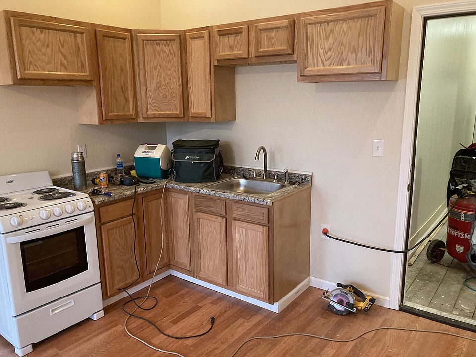 1st image of 1002 Main St Floor 1