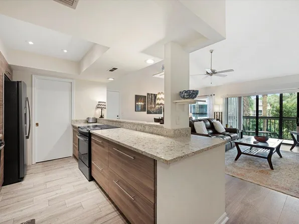 11863 Wimbledon Cir, Wellington, FL