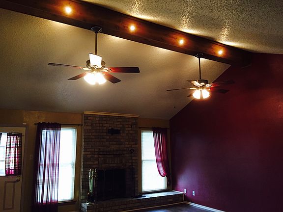 3rd image of 2811 Persimmon Dr