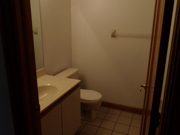 5th image of 76 W Hubbard Ave
