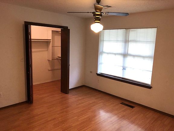 3rd image of 9512 S McKinley Ave