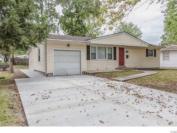 2nd image of 1325 Lindsay Ln