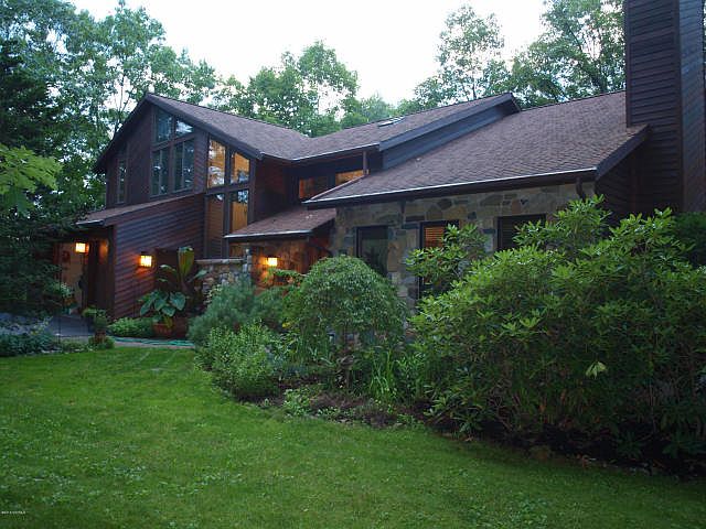 1st image of 29 Oakwood Dr