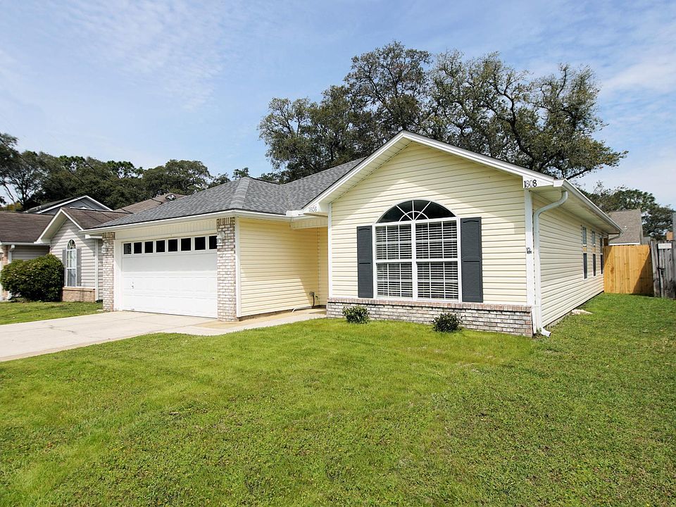 1st image of 1808 Brick Cir