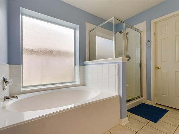 5th image of 3048 Keithwood Dr
