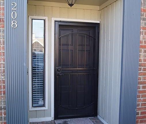 2nd image of 208 Springridge Ln