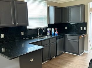 3198 Bridlewood Dr, Rochester, MI 48306