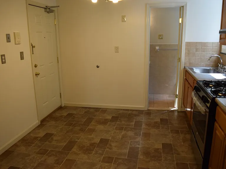 90 Nichols St #3F — Photo 7