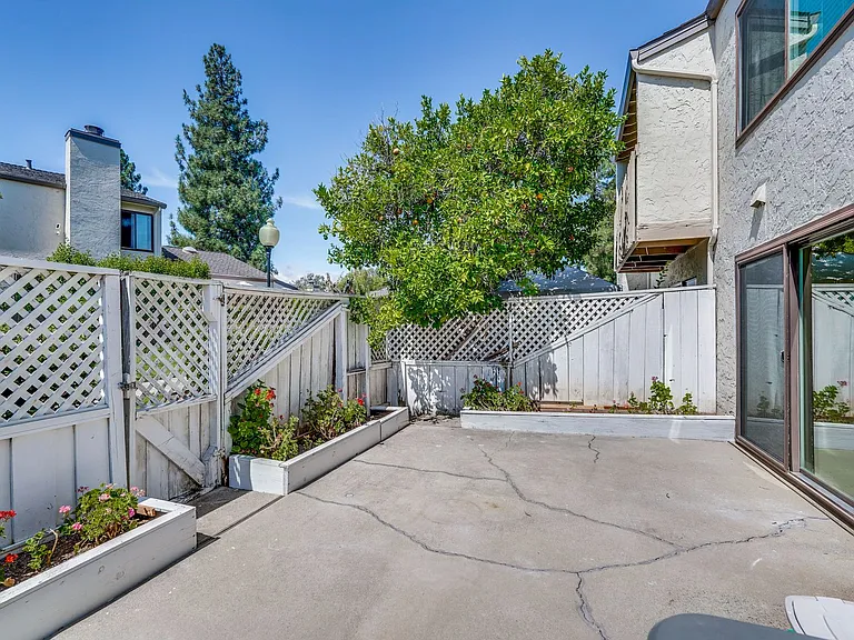 6651 Bunker Hill Ct — Photo 31