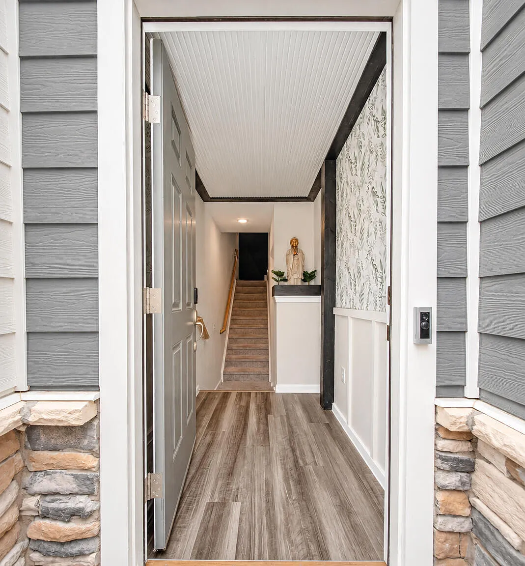 3 bed, 3.5 bath, 1800 sqft, $1,950 — Photo 4