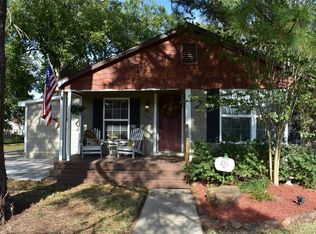 504 Ed Linn St, Edna, TX 77957