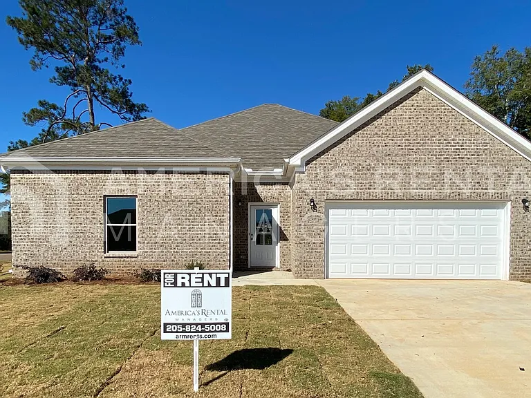 567 Andrew Dr — Photo 1