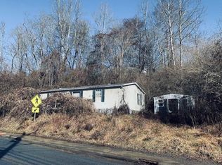 590 Franklin Grove Church Rd, Bryson City, NC 28713