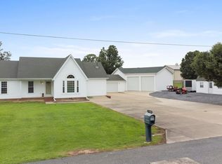 99 Jacey Blake Rd, Calvert City, KY 42029