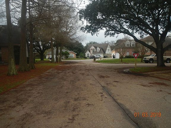 4th image of 1 Cypress Grove Ct