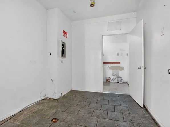 415 Martin Luther King Jr Drive image 15 of 20