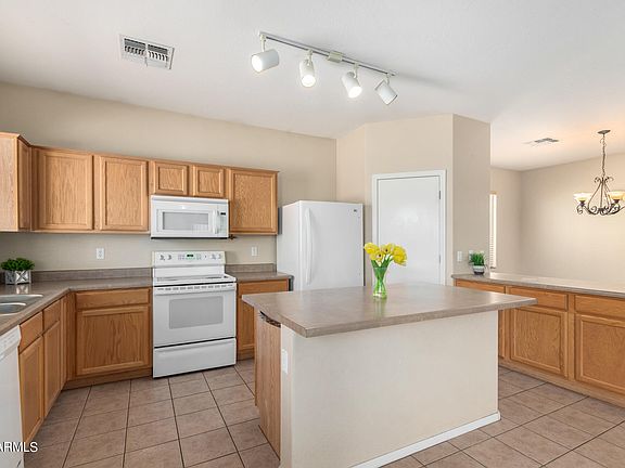 5th image of 45388 W ALAMENDRAS Street