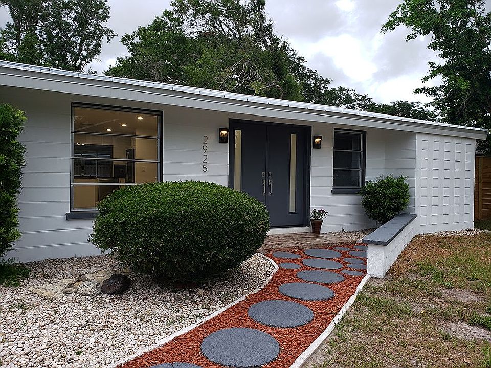 1st image of 2925 Rosewood Pl