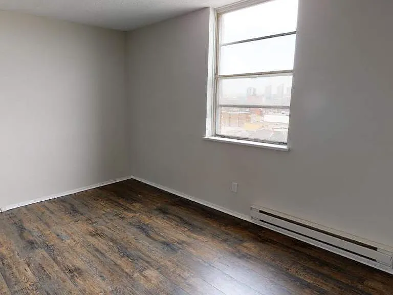 780 Ouellette Ave — Photo 7